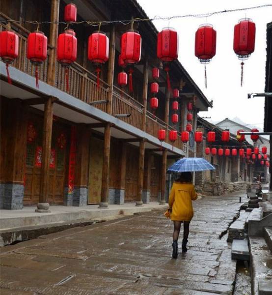 �������ӵ��Ͻ��ϣ�һ���߽���һ����Ȼ�Ļ���