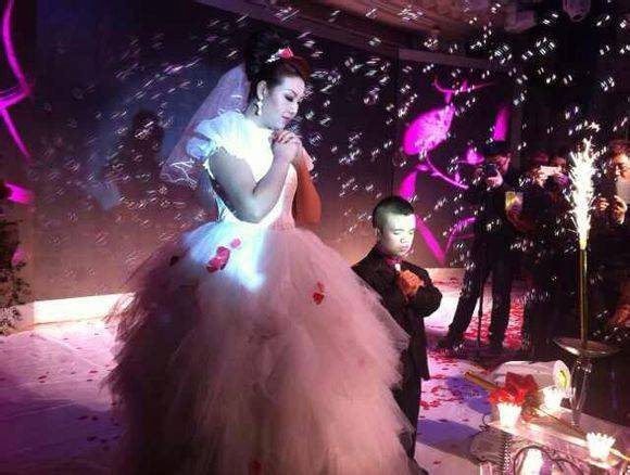 �»���֣�Խ�����׵��۹Ⲣ������